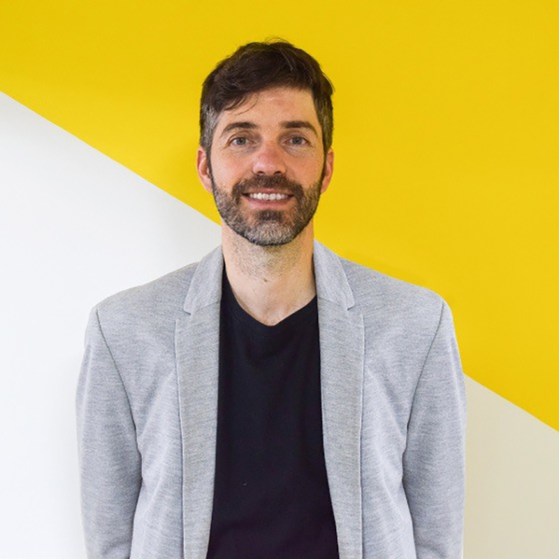 Juan Liska-ceo, Kemik